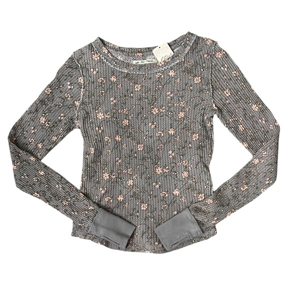We The Free NWT Gray Waffle Knit Long Sleeve Top Thermal Floral Thumb Holes XS - Picture 1 of 9